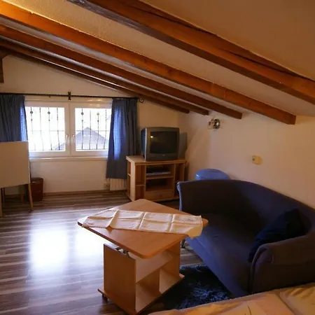 Gschwandtner Apartment *